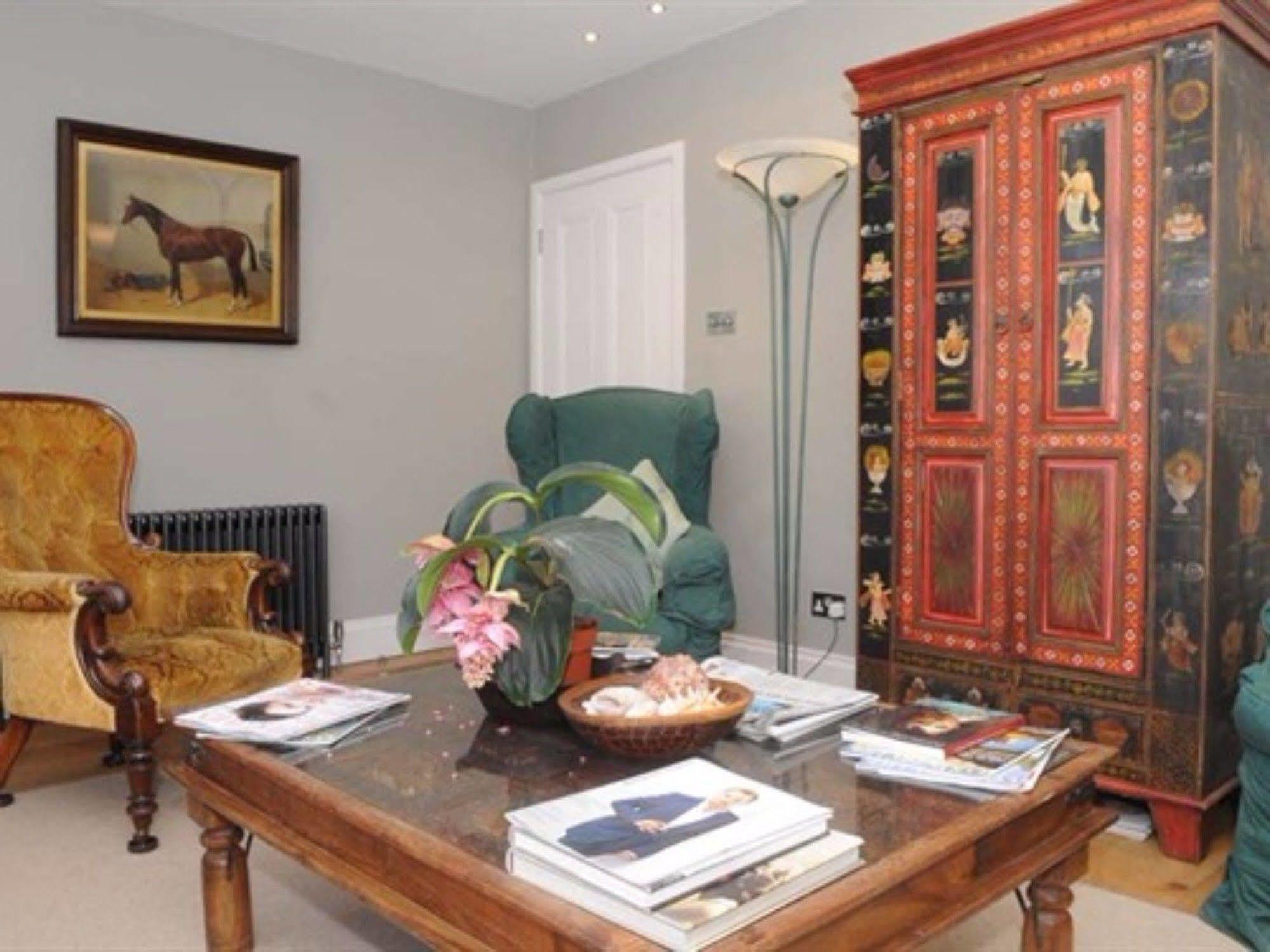 Turks Hall Bruton Extérieur photo